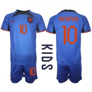 Holland Memphis Depay #10 Replika Babytøj Udebanesæt Børn VM 2022 Kortærmet (+ Korte bukser)